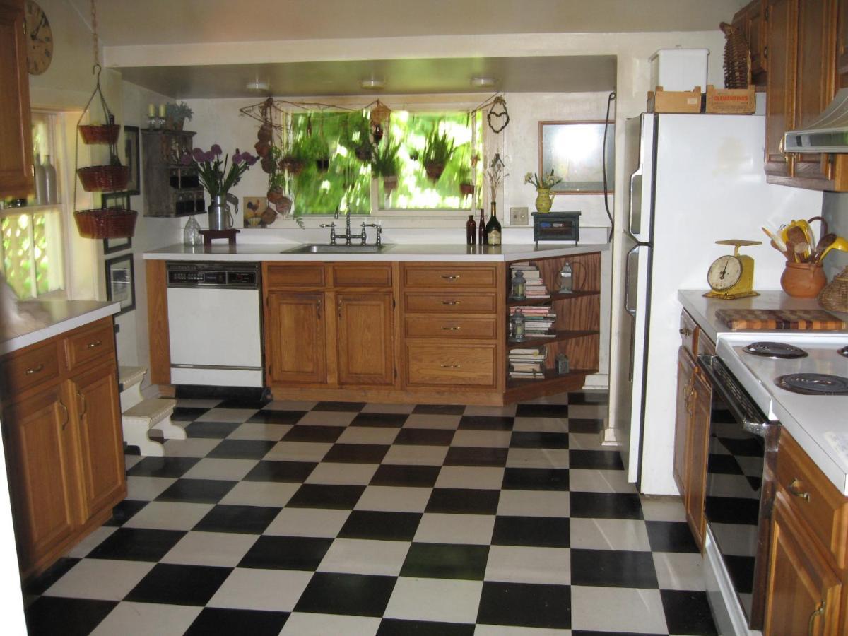 B&B On Seven Acres With Private Bed & Bath Clinton Corners Eksteriør billede